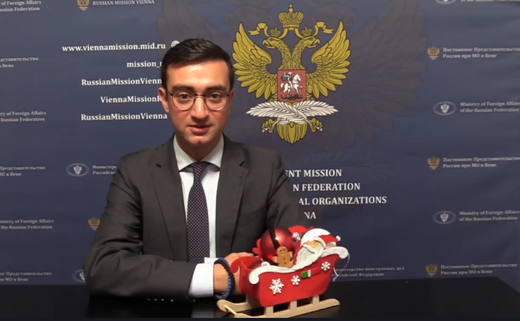 Новогоднее поздравление от имени Постоянного представителя Российской Федерации при международных организациях  в Вене МИХАИЛА ИВАНОВИЧА УЛЬЯНОВА для читателей Сетевого издания “Посольская жизнь”.