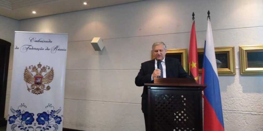 Ambassador Extraordinary and Plenipotentiary of the Russian Federation of Russia to Angola V.N.Tararov congratulated the readers of the Online Publication “Embassy Life” on the upcoming New Year and Christmas!